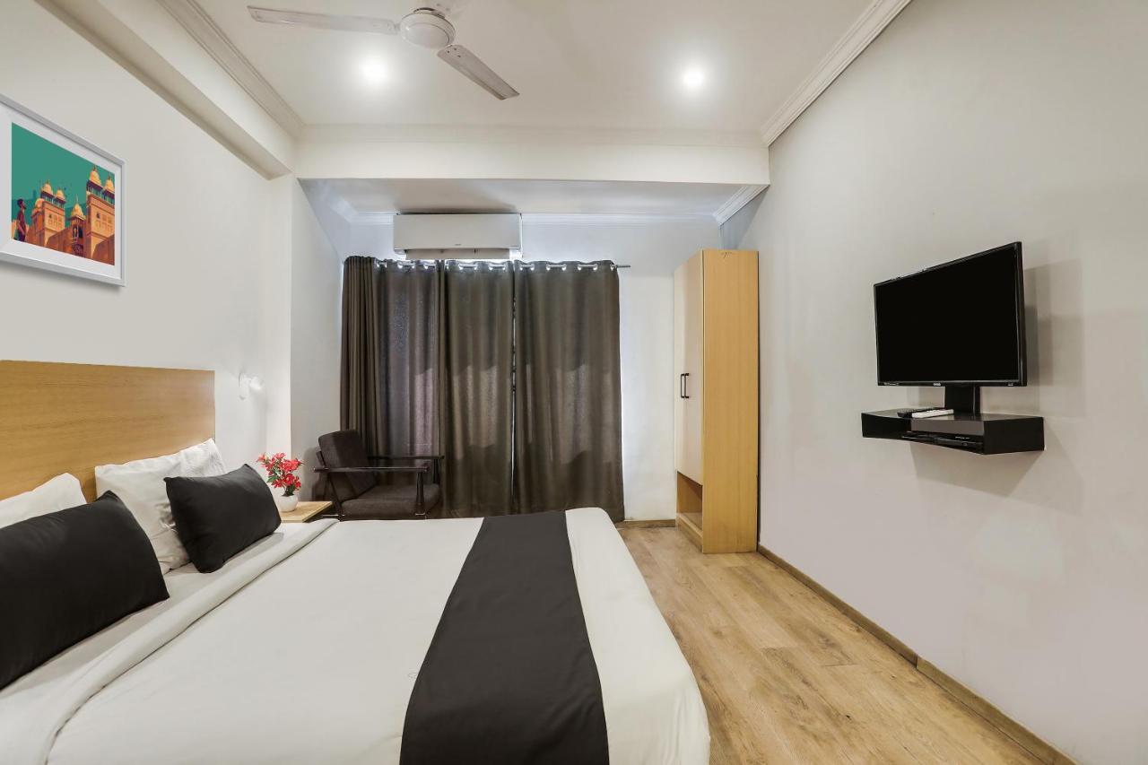 Sururnagar Townhouse Rajdhani Residency מראה חיצוני תמונה