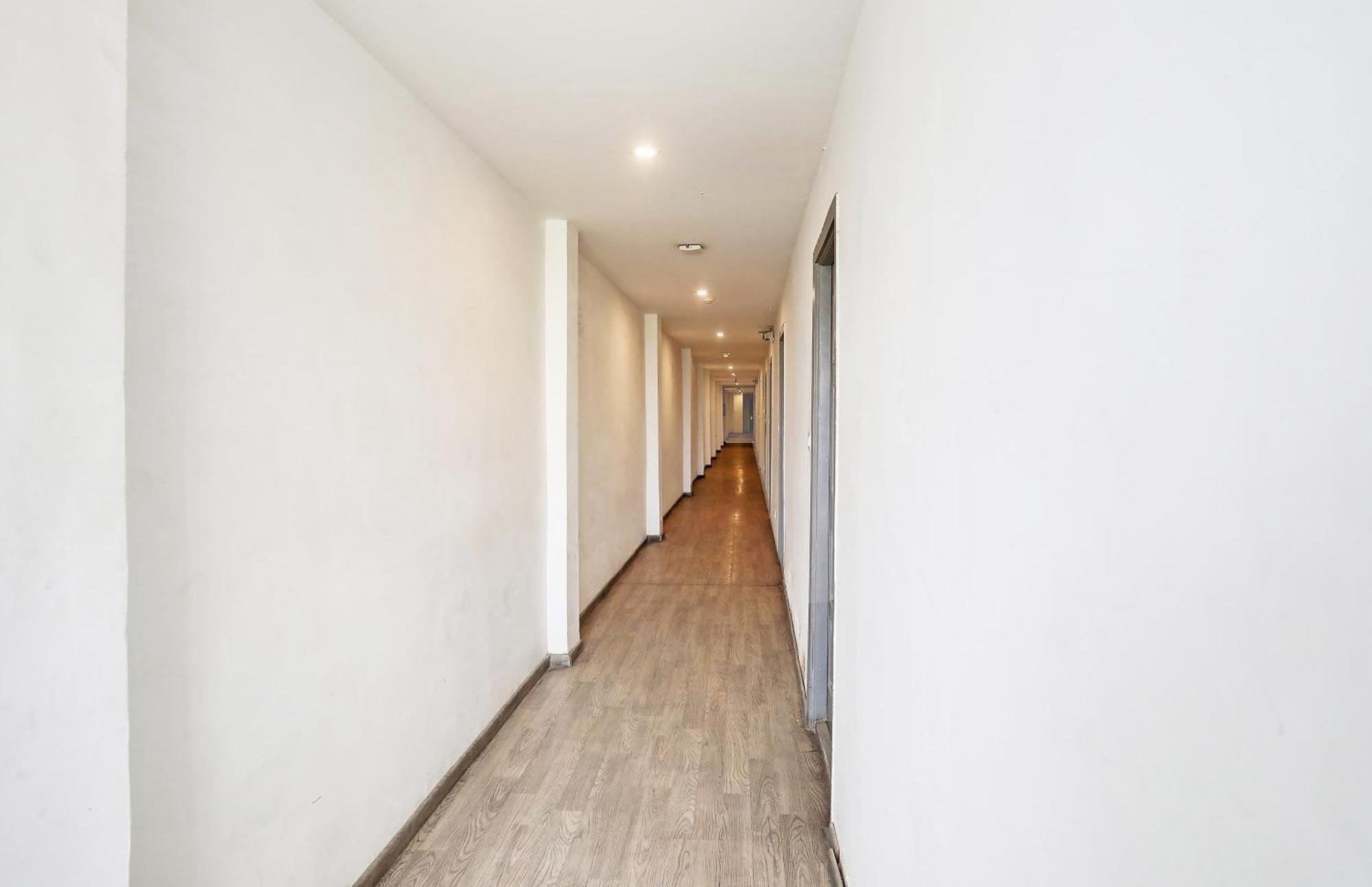 Sururnagar Townhouse Rajdhani Residency מראה חיצוני תמונה