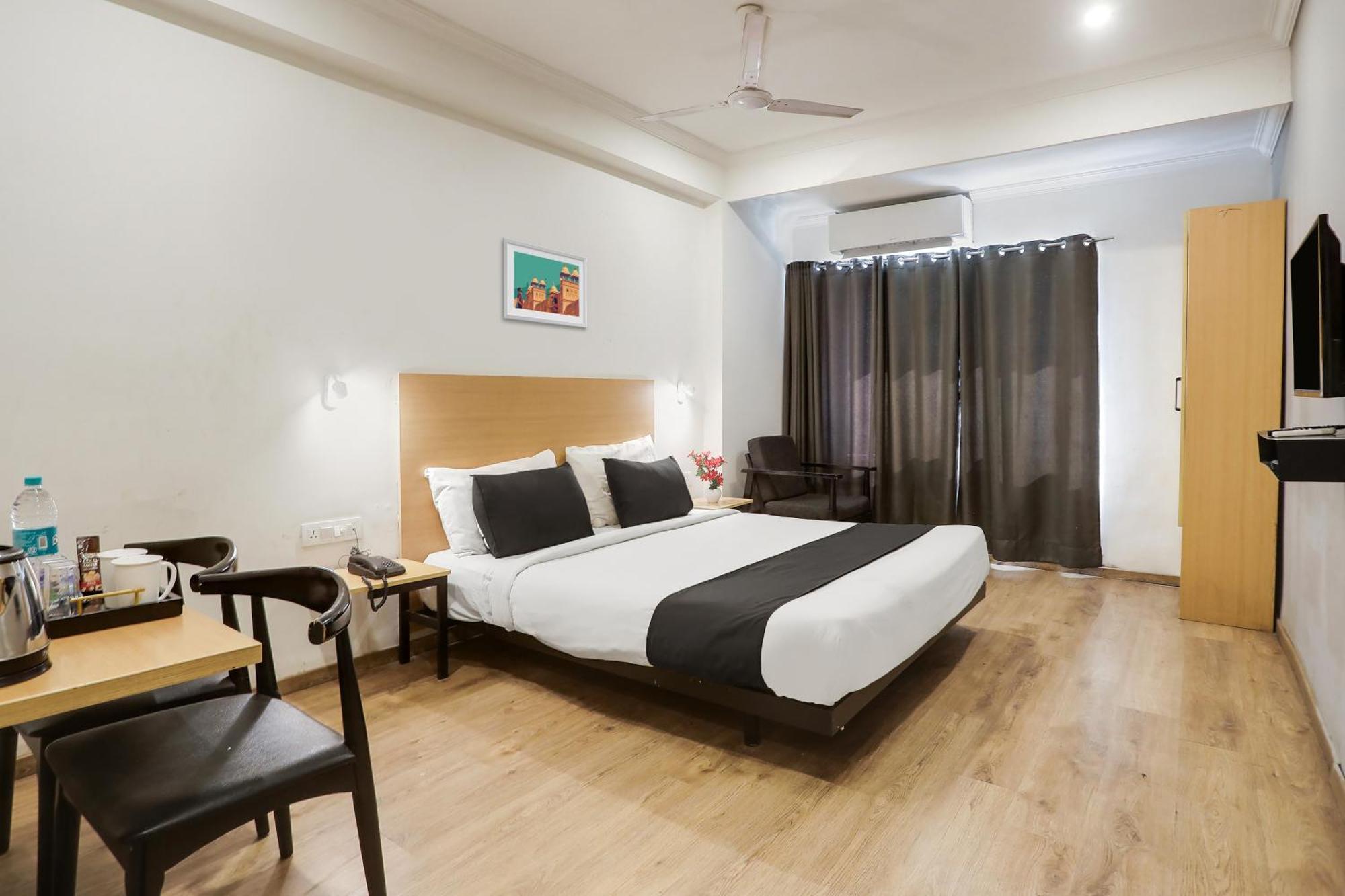 Sururnagar Townhouse Rajdhani Residency מראה חיצוני תמונה