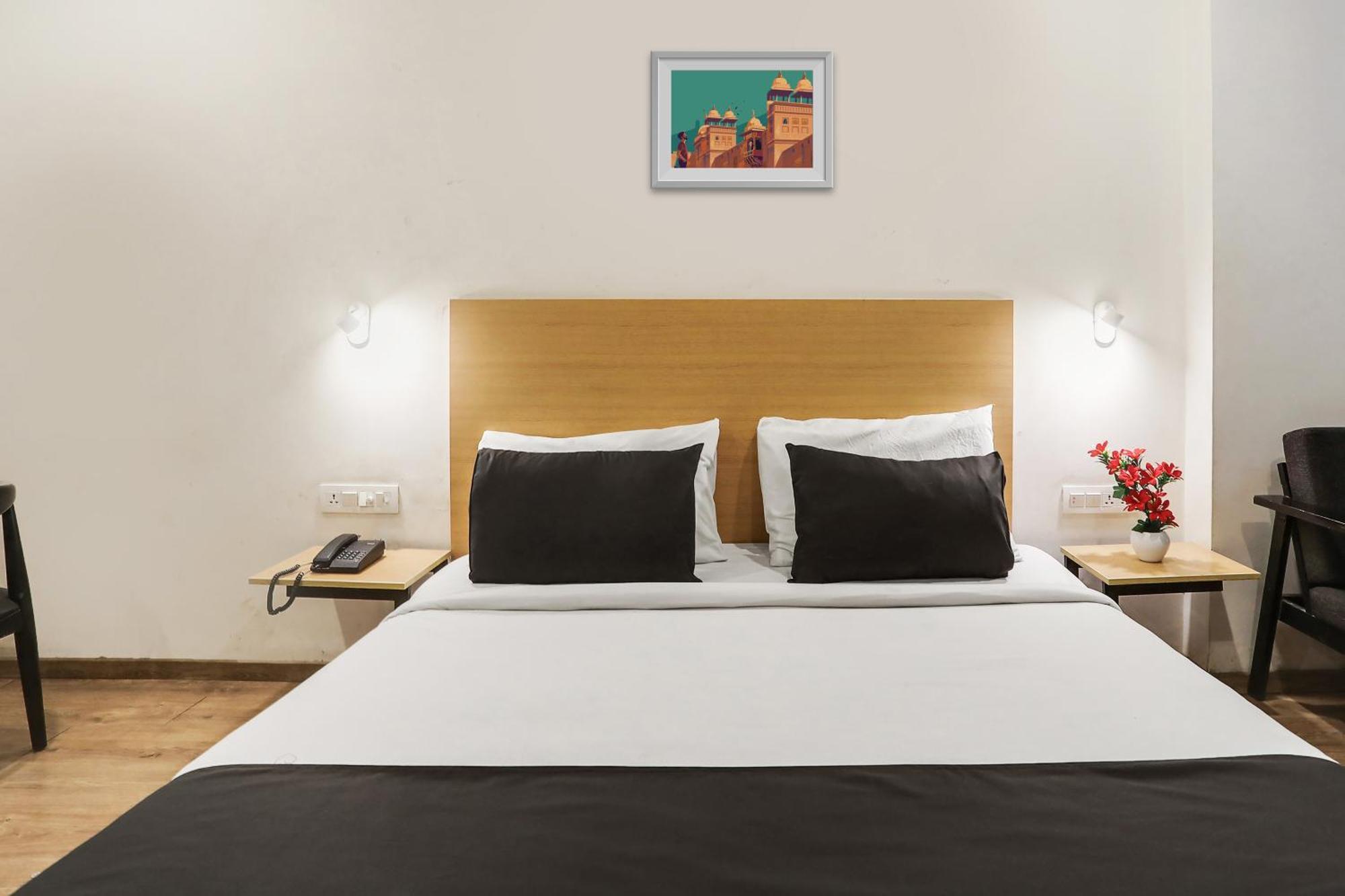 Sururnagar Townhouse Rajdhani Residency מראה חיצוני תמונה